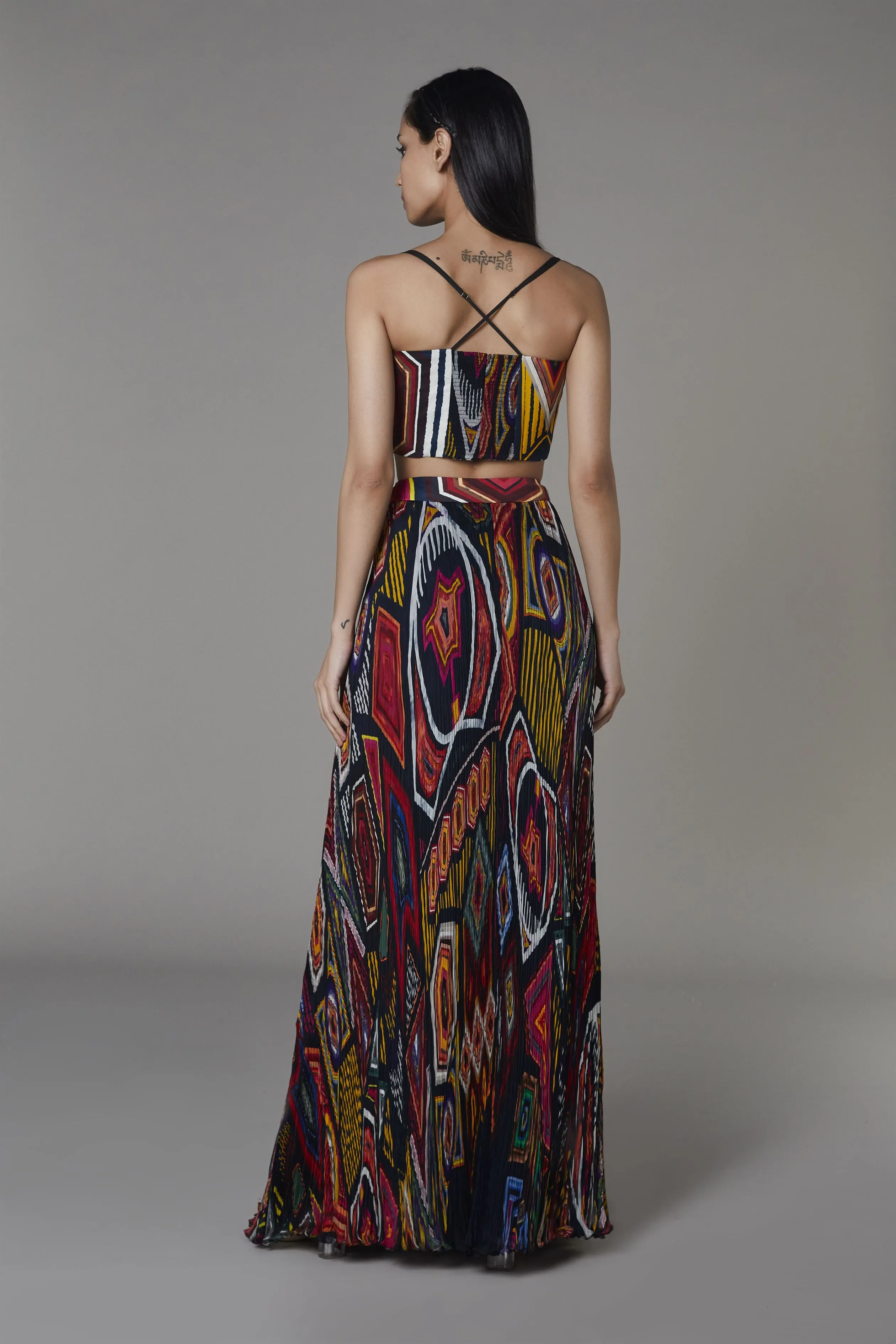 Saaksha & KinniÂ    I   Black diamond kaftan blouseNavy blue mix booti bustierNavy blue mix booti pleated skirt" Blouse - Cotton silk / ChiffonBustier - ChiffonSkirt - Chiffon Multi  SS22136  SS22113  SS22114
