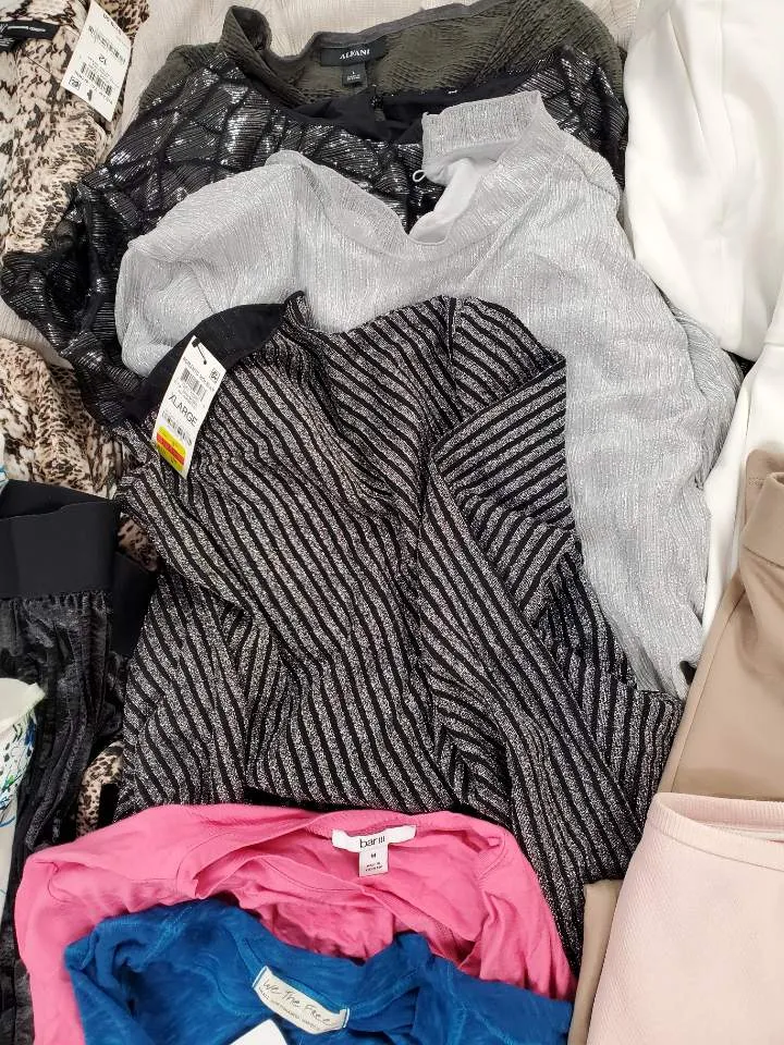 Women's Clothing Wholesale Lot CALVIN KLEIN, Eileen Fisher,  MICHAEL KORS, NIKE, Free People, 32 Dgrees, INC, Alfani and more, 22Units, Shelf Pulls, MSRP $1,526.00